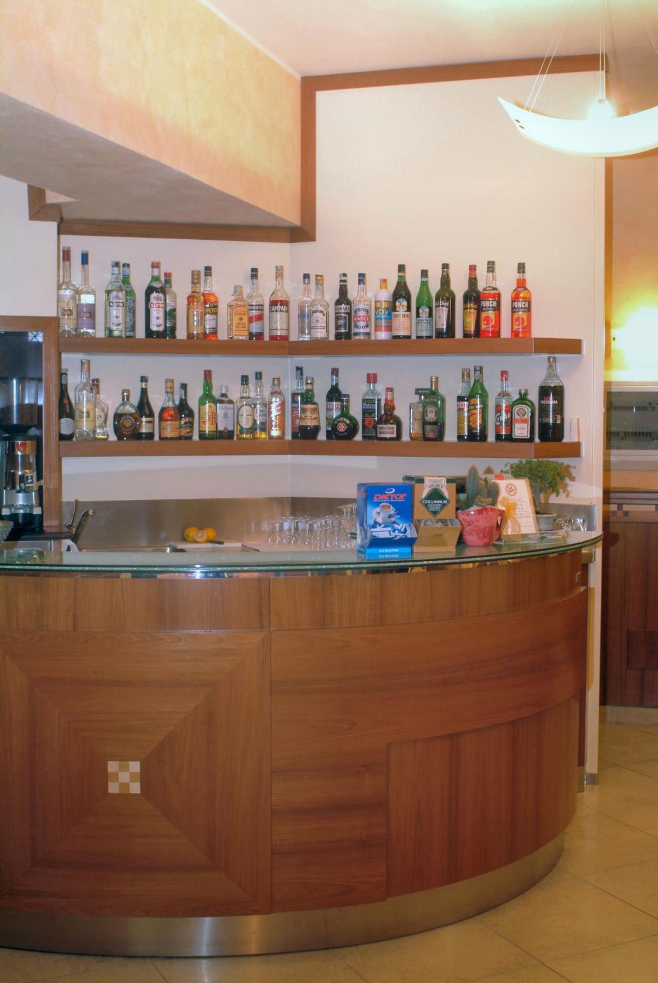 קסטיונה דלה פרסולאנה Hotel Sole מראה חיצוני תמונה