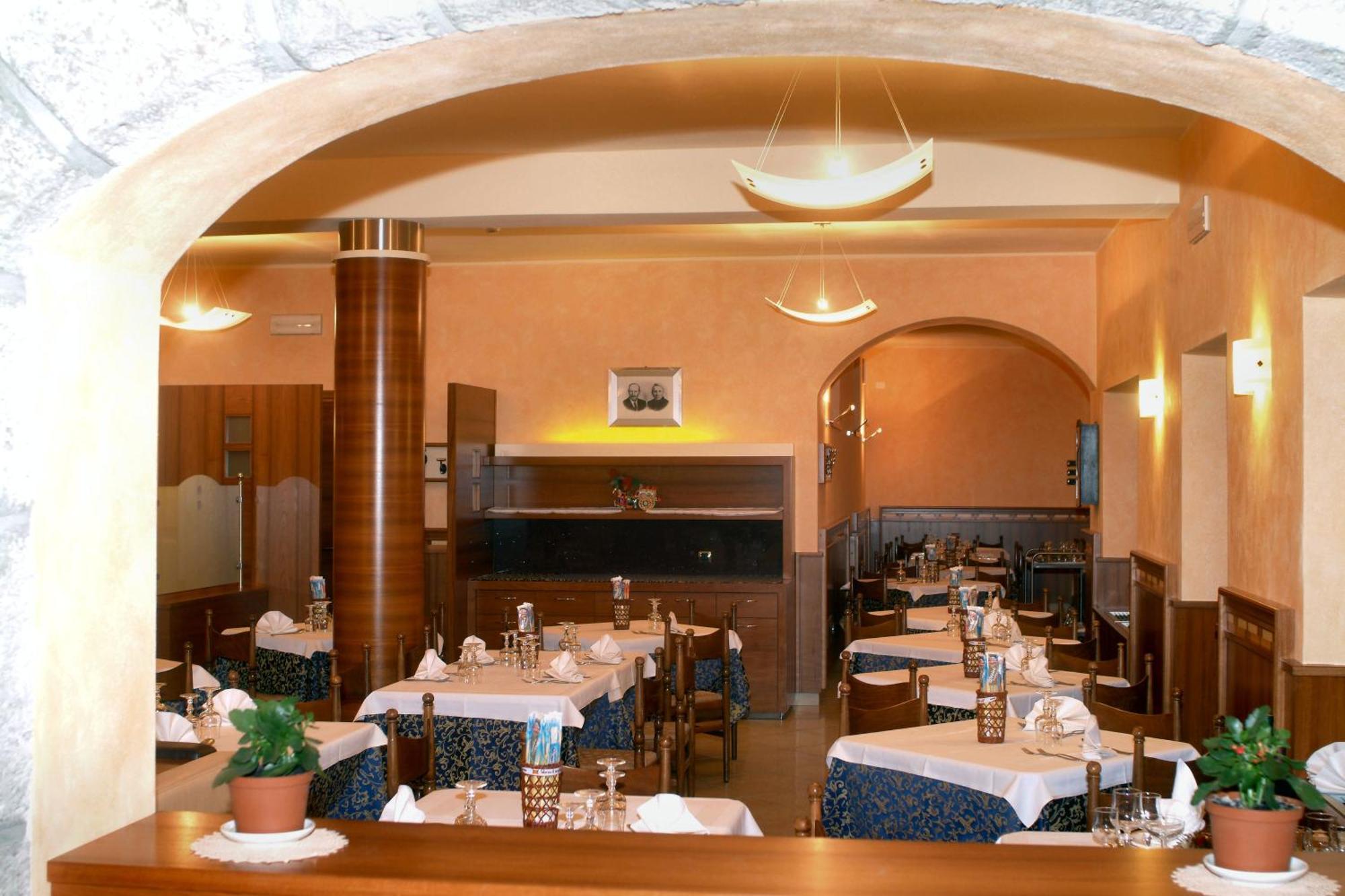 קסטיונה דלה פרסולאנה Hotel Sole מראה חיצוני תמונה