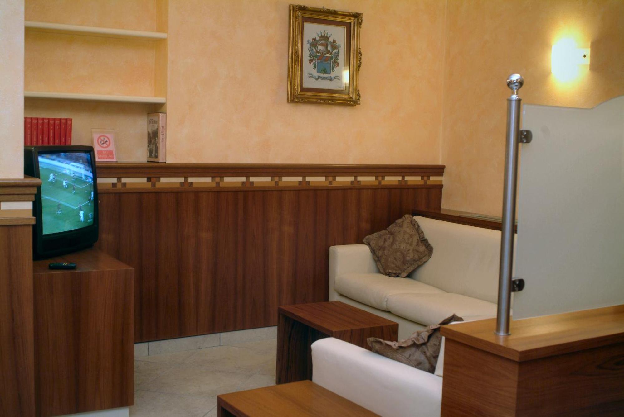 קסטיונה דלה פרסולאנה Hotel Sole מראה חיצוני תמונה