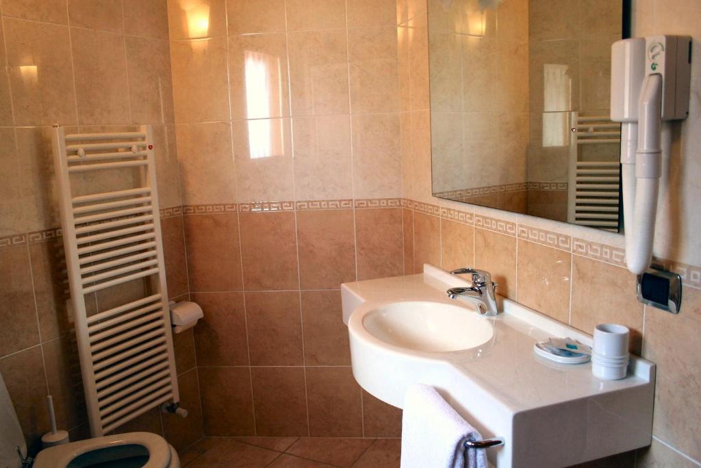 קסטיונה דלה פרסולאנה Hotel Sole חדר תמונה